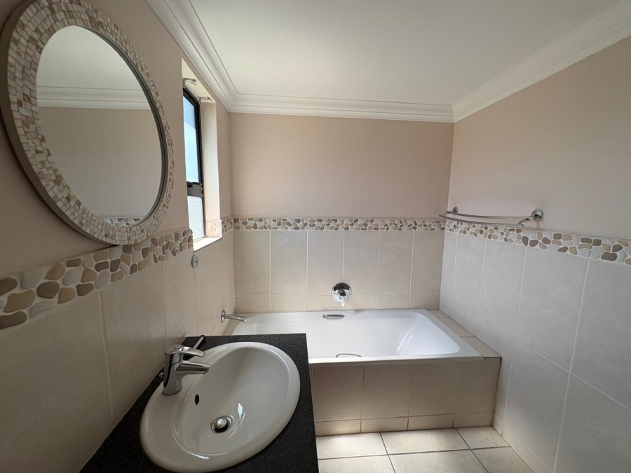 4 Bedroom Property for Sale in The Islands Estates North West